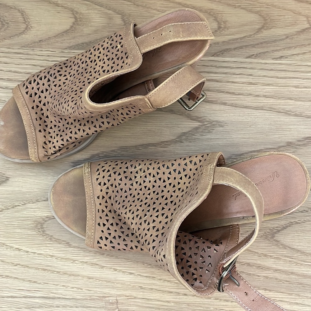 Open Toe Wedges - Picture 2 of 2